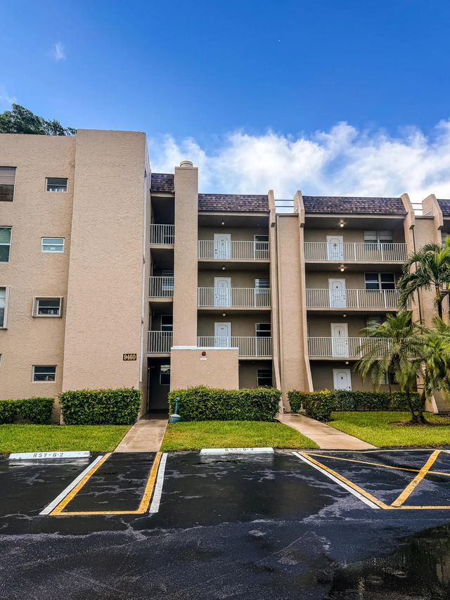 3 of 28 - 9460 Tangerine Place #207, Davie, FL