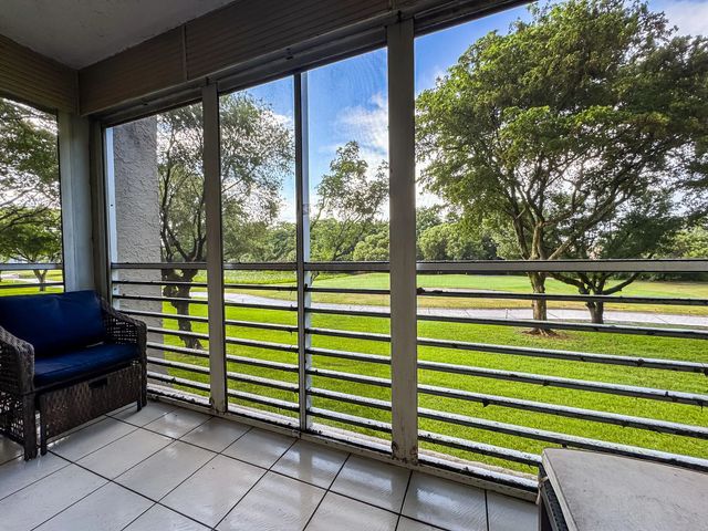 5 of 28 - 9460 Tangerine Place #207, Davie, FL