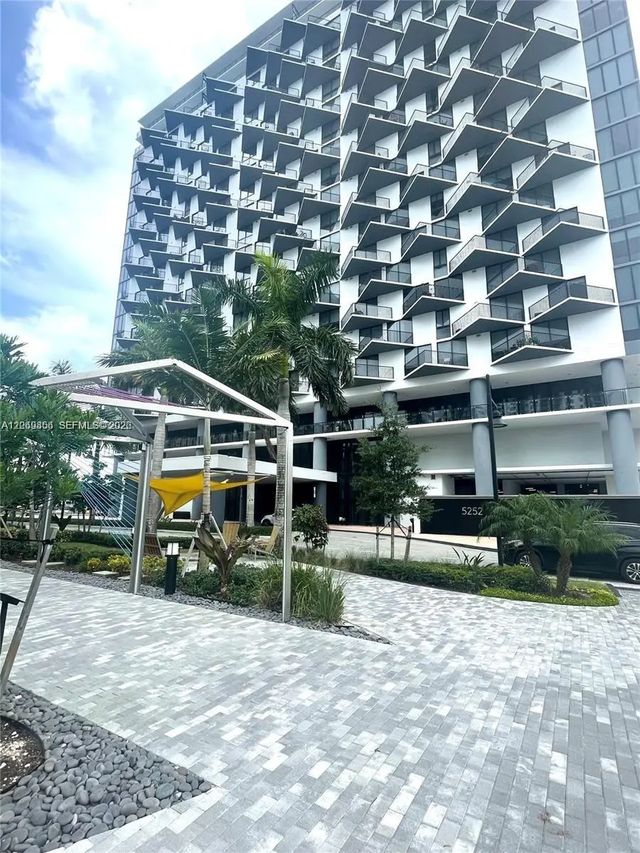 5252 Nw 85th Avenue #1608, Doral