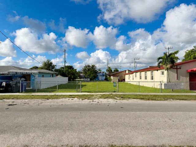 5 of 10 - 5676 Fletcher Street, Hollywood, FL