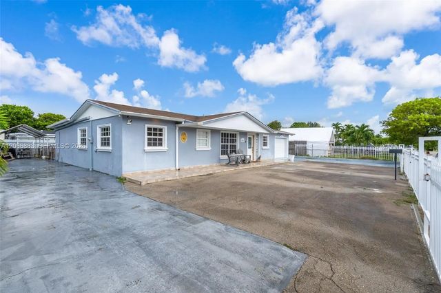 2 of 37 - 20514 Nw 44th Place, Miami Gardens, FL