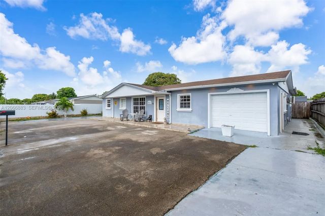 3 of 37 - 20514 Nw 44th Place, Miami Gardens, FL