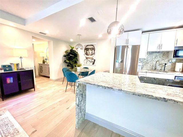 4 of 13 - 626 Meridian Avenue #1, Miami Beach, FL