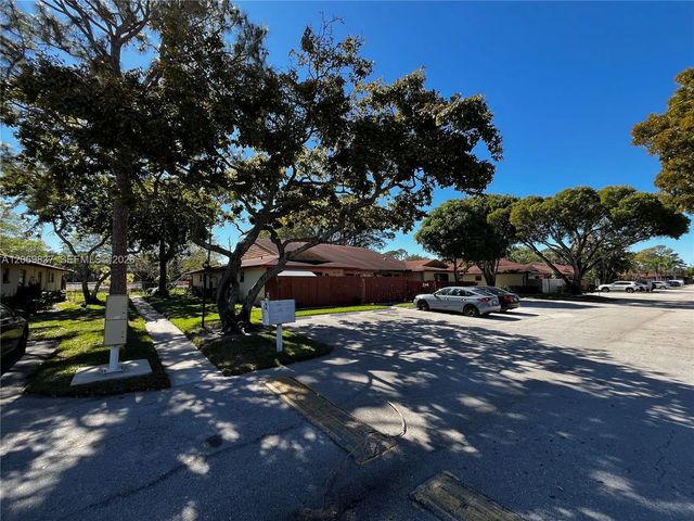 2 of 26 - 4296 Woodstock Drive #a, West Palm Beach, FL