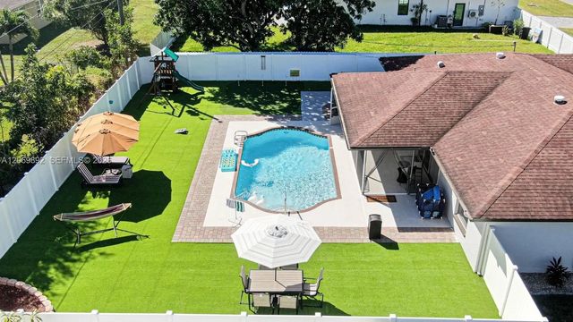 5 of 46 - 133 Se 2nd, Cape Coral, FL