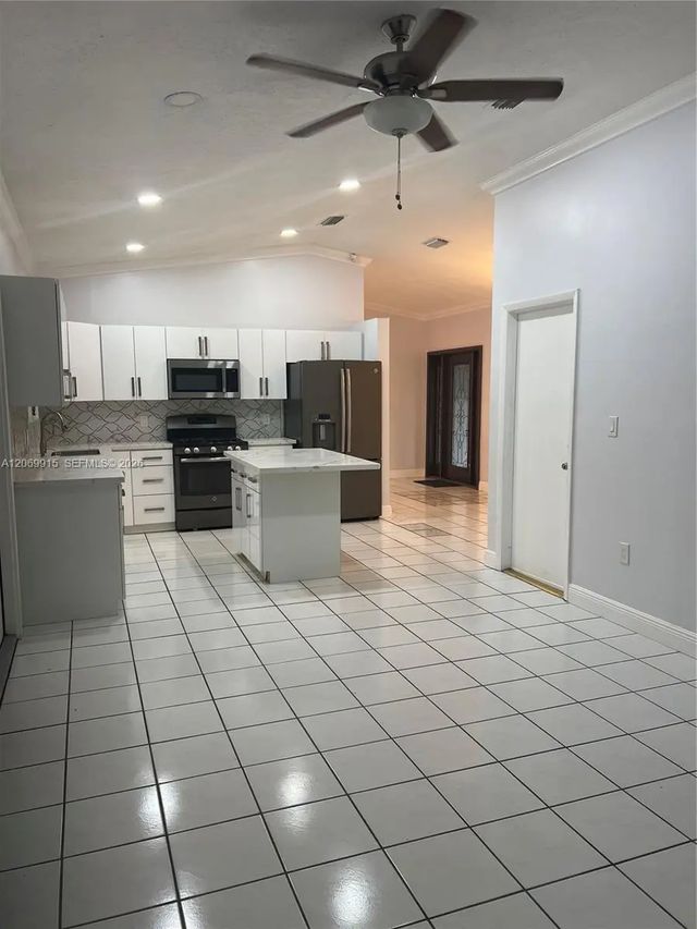 5 of 19 - 9940 Sw 155th Street, Miami, FL