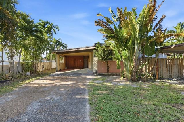 4 of 27 - 621 Se 4th Street, Hialeah, FL