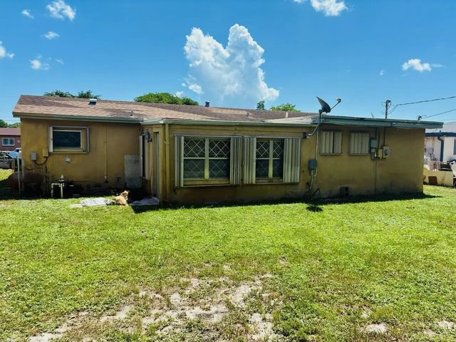 5 of 17 - 1321 Nw 32nd Avenue, Lauderhill, FL