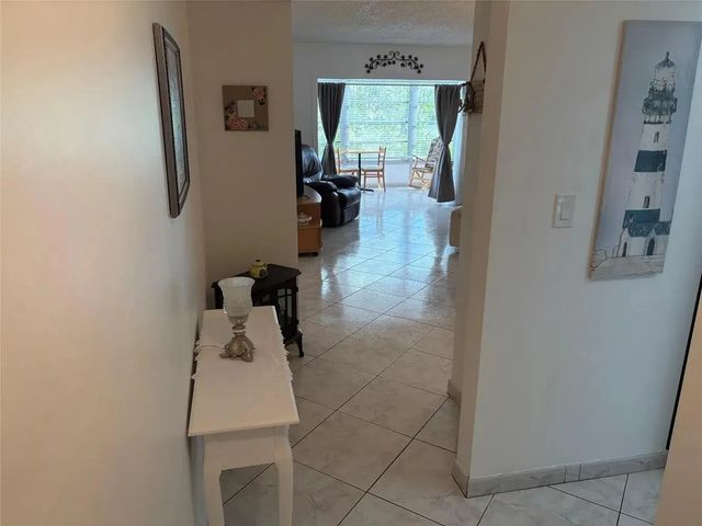 5 of 15 - 4050 Nw 42nd Avenue #415, Lauderdale Lakes, FL