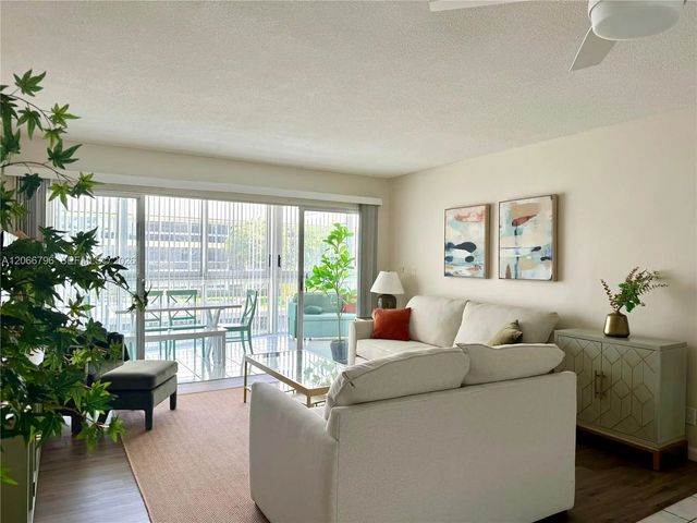 4 of 19 - 3000 Ne 48th Street #203, Fort Lauderdale, FL