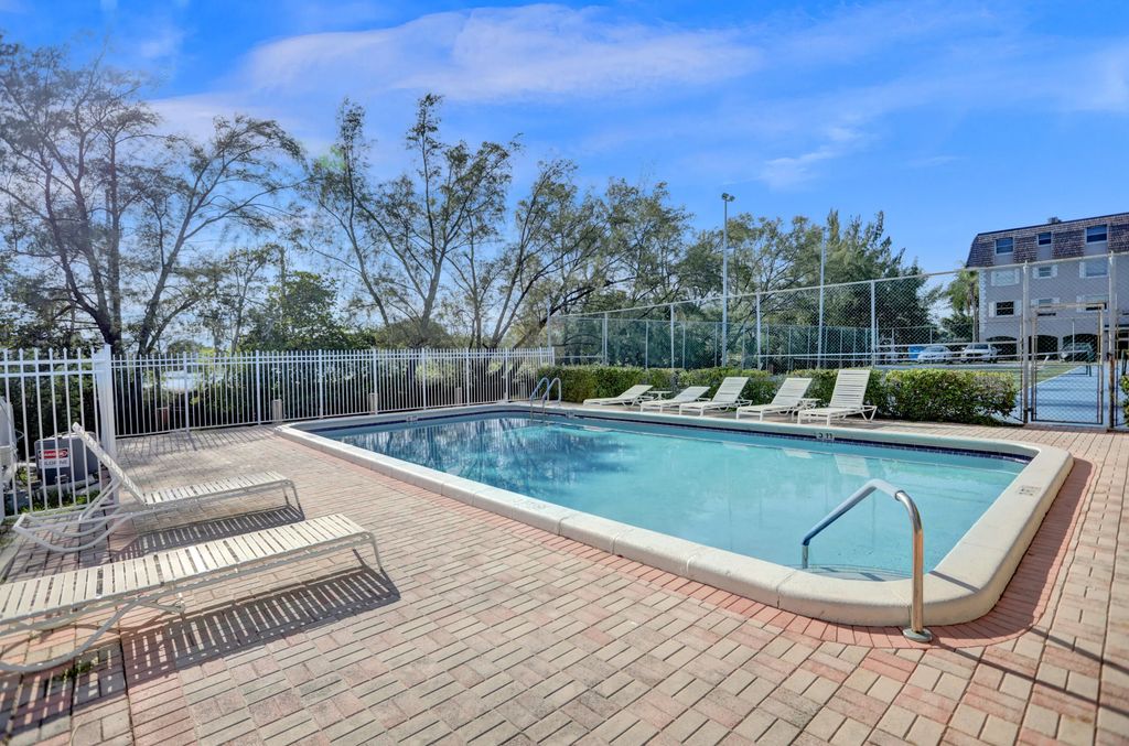 5911 Ne 14th Lane #201s, Fort Lauderdale