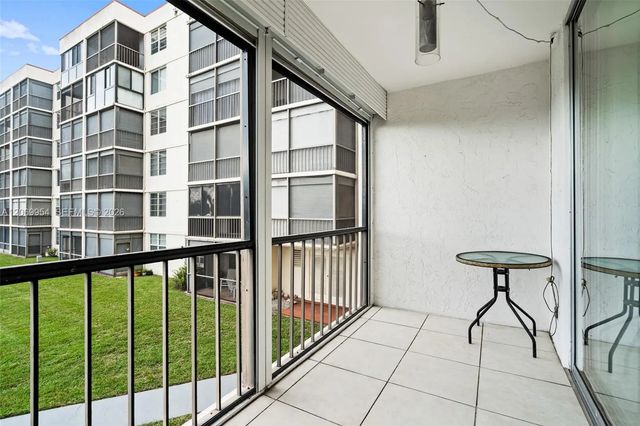 3 of 30 - 8900 Washington Boulevard #205, Pembroke Pines, FL
