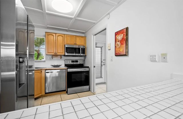 4 of 30 - 8900 Washington Boulevard #205, Pembroke Pines, FL