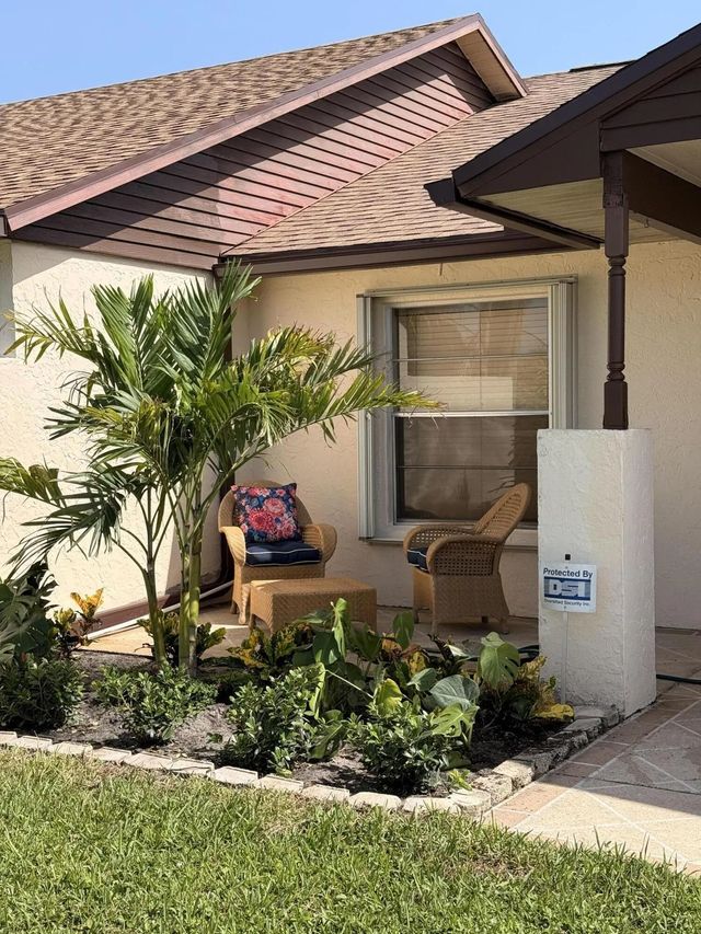 8499 Lakepoint Court, Lake Worth