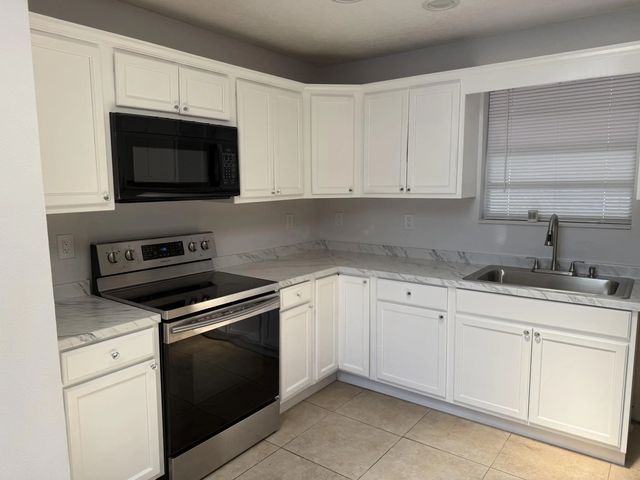 2 of 19 - 3830 Davis Road, Palm Springs, FL