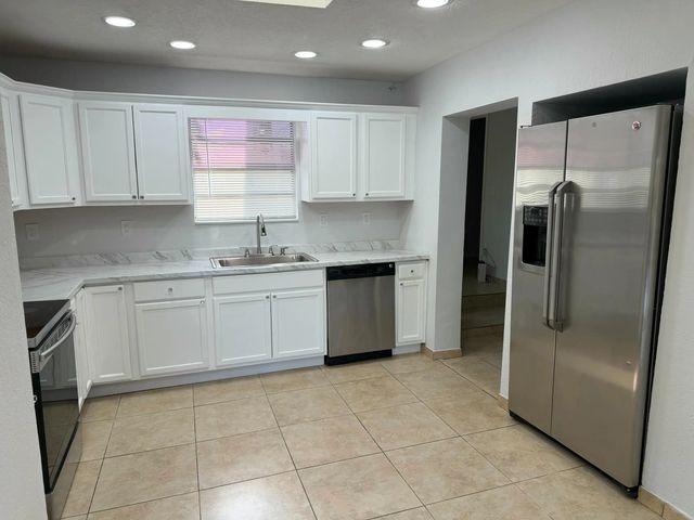 3 of 19 - 3830 Davis Road, Palm Springs, FL