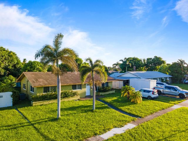 4786 Pine Cone Lane, West Palm Beach