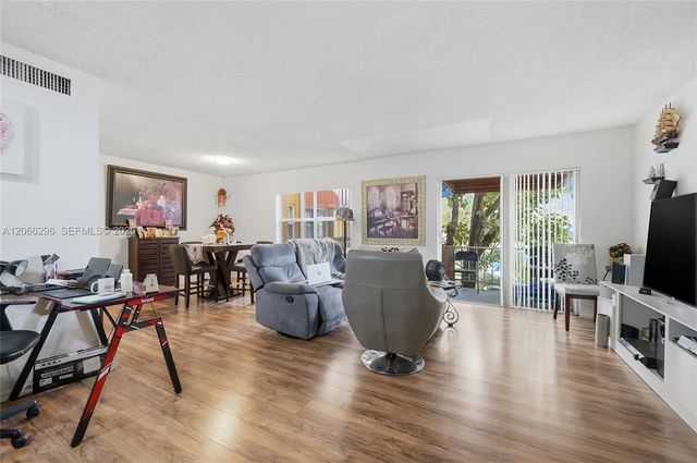 3 of 21 - 17901 Nw 68th Avenue #r206, Hialeah, FL