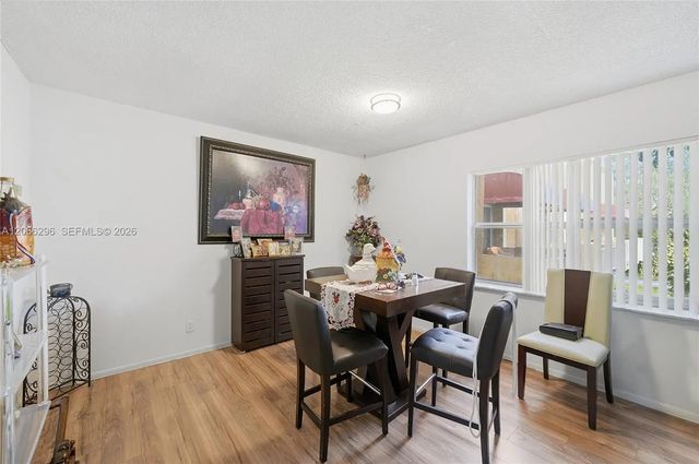 4 of 21 - 17901 Nw 68th Avenue #r206, Hialeah, FL
