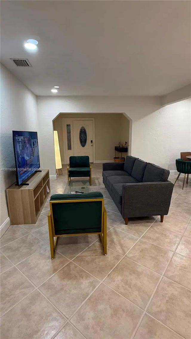 5 of 31 - 1931 Mayo Street, Hollywood, FL