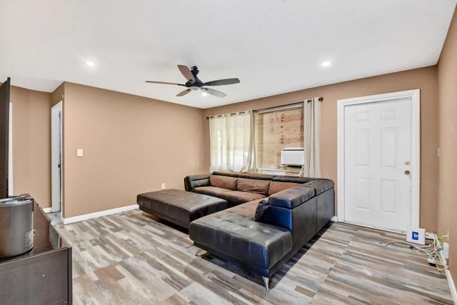 5 of 40 - 1572 Woodland Avenue, West Palm Beach, FL