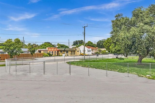 3 of 15 - 628 Nw 22nd Road, Fort Lauderdale, FL