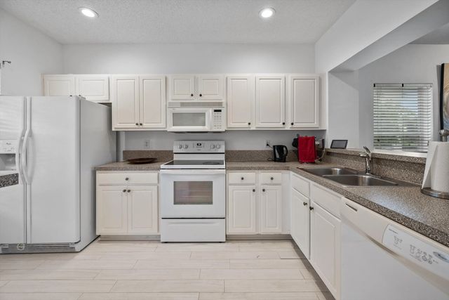 5 of 22 - 5072 Palmbrooke Circle, West Palm Beach, FL