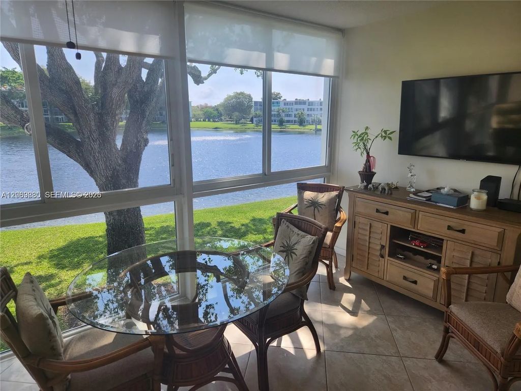2114 E Cambridge E #2114, Deerfield Beach