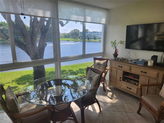 2114 E Cambridge E #2114, Deerfield Beach