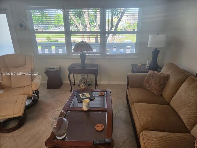 3 of 41 - 2114 E Cambridge E #2114, Deerfield Beach, FL