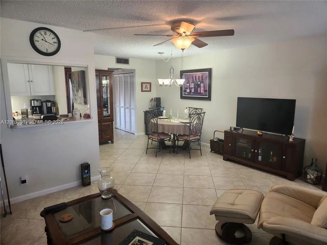 4 of 41 - 2114 E Cambridge E #2114, Deerfield Beach, FL