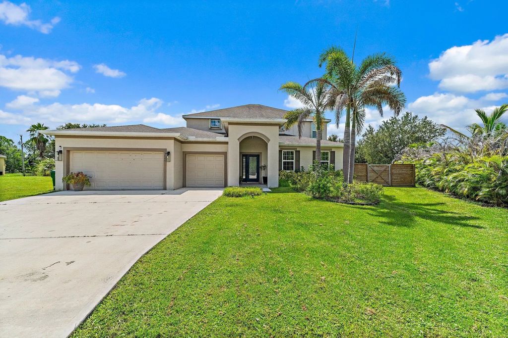 5648 Nw Lorna Court, Port St. Lucie