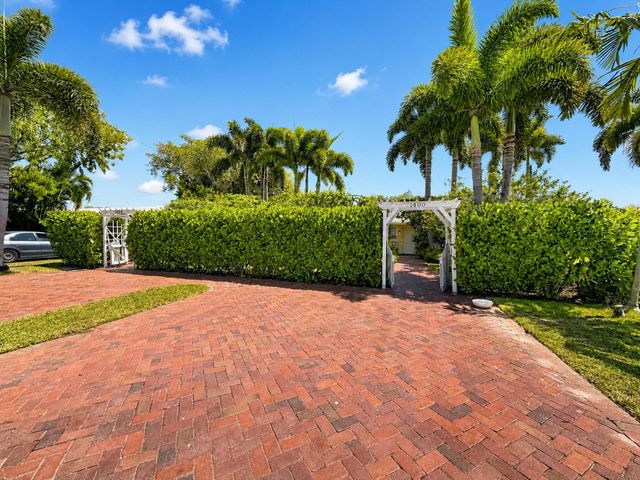 4 of 38 - 1400 Ne 21st Street, Wilton Manors, FL
