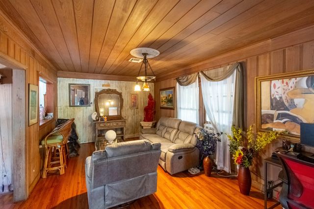 4 of 40 - 1016 N E Street, Lake Worth Beach, FL