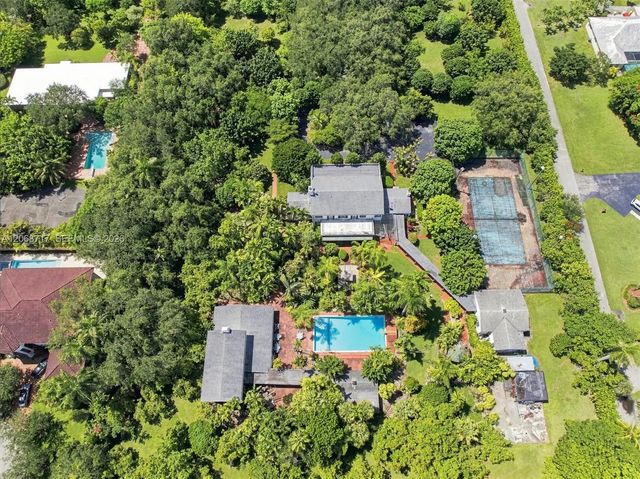 5 of 32 - 5885 Sw 56th Street, Miami, FL