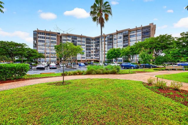 1100 St Charles Place #ph3, Pembroke Pines