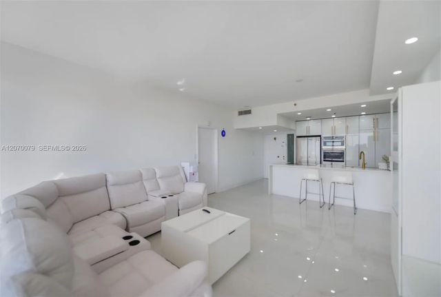 7601 E Treasure Drive #ph103, North Bay Village