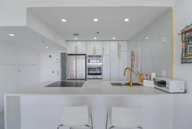 4 of 33 - 7601 E Treasure Drive #ph103, North Bay Village, FL