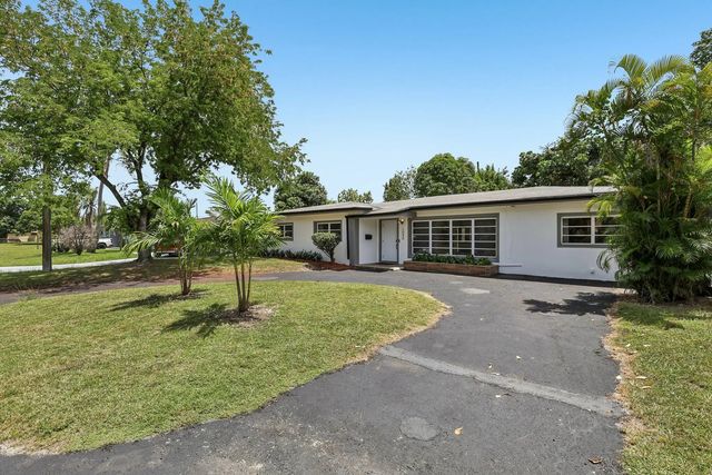 4 of 29 - 1040 Nw 149th Street, Miami, FL