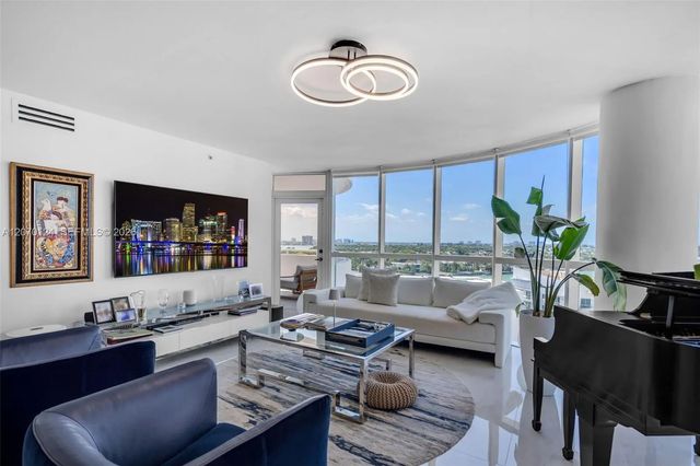 2 of 31 - 6301 Collins Avenue #1207, Miami Beach, FL
