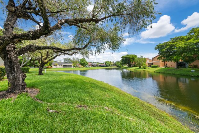 4 of 36 - 8211 Nw 70th Street, Tamarac, FL