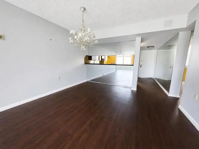 3 of 18 - 3540 Whitehall Drive #105, West Palm Beach, FL
