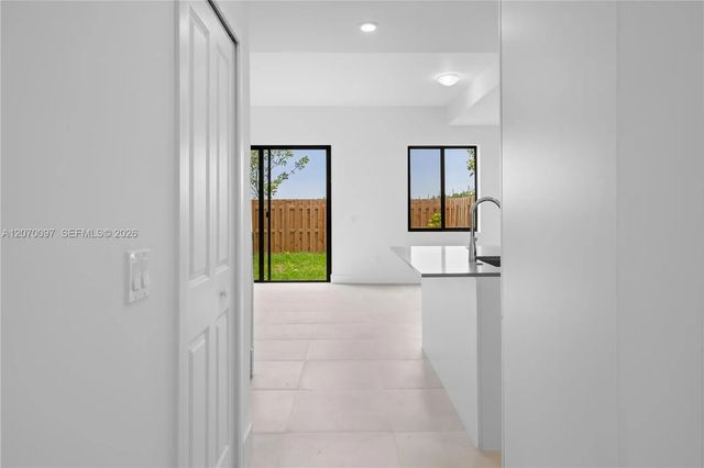 5 of 38 - 19114 Sw 345th Terrace #19114, Florida City, FL