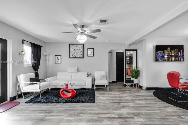 4 of 26 - 9402 Nw 2nd Place, Miami Shores, FL