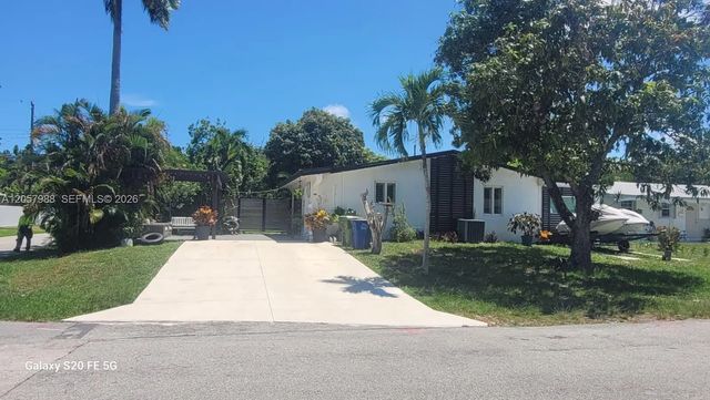 5 of 71 - 701 Sw 4th Court, Hallandale Beach, FL