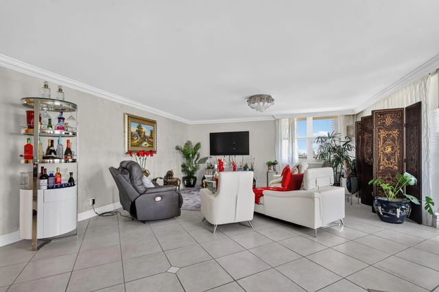 5 of 54 - 1920 S Ocean Drive #6a, Hallandale Beach, FL