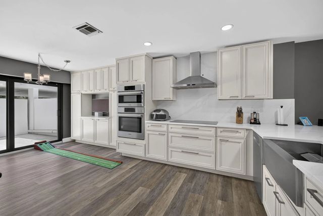 3 of 71 - 2435 Presidential Way #g, West Palm Beach, FL