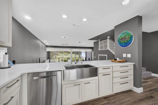 4 of 71 - 2435 Presidential Way #g, West Palm Beach, FL