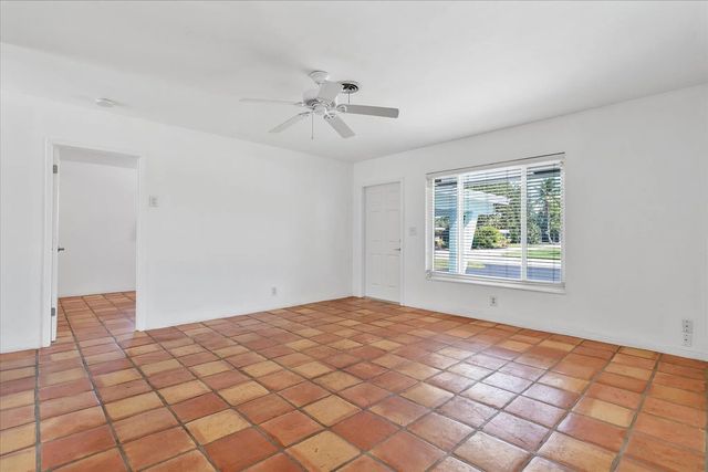 5 of 34 - 1400 Ne 42nd Court, Oakland Park, FL
