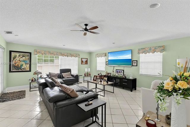 3 of 52 - 15735 Sw 153rd Avenue, Miami, FL